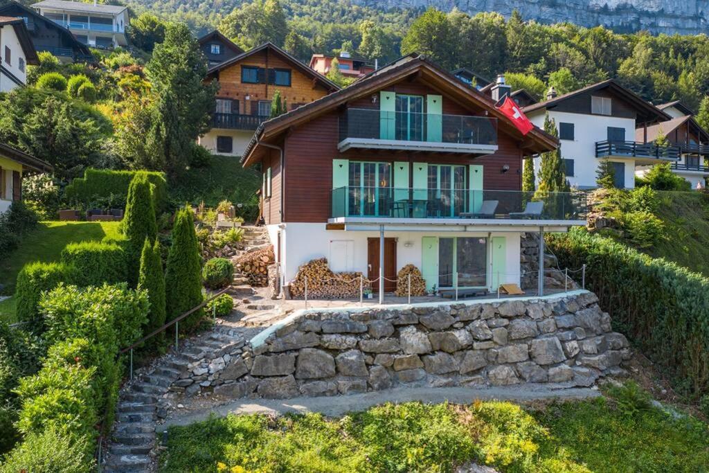 Exklusives Chalet Mit Traumhafter See- Und Bergsicht Seelisberg Esterno foto