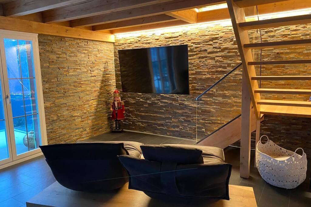 Exklusives Chalet Mit Traumhafter See- Und Bergsicht Seelisberg Esterno foto