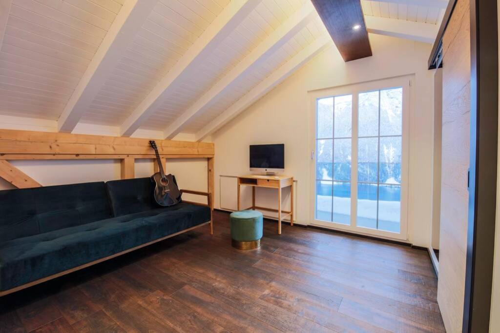 Exklusives Chalet Mit Traumhafter See- Und Bergsicht Seelisberg Esterno foto