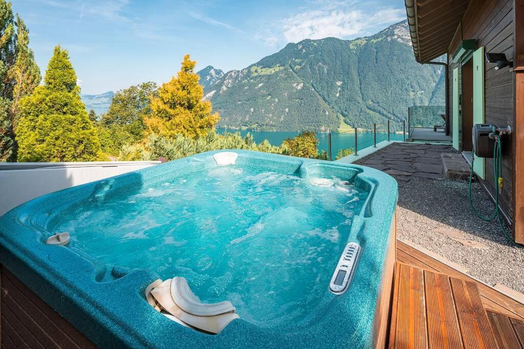Exklusives Chalet Mit Traumhafter See- Und Bergsicht Seelisberg Esterno foto
