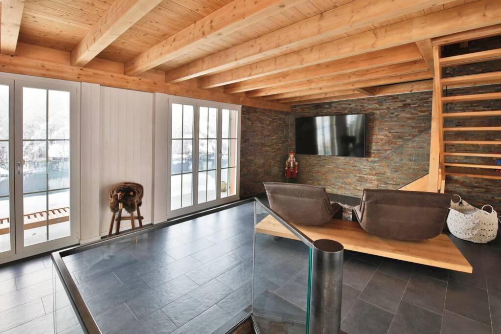 Exklusives Chalet Mit Traumhafter See- Und Bergsicht Seelisberg Esterno foto