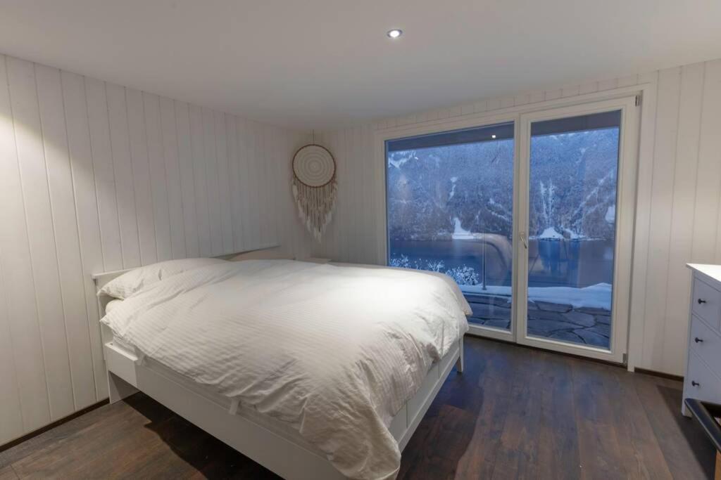 Exklusives Chalet Mit Traumhafter See- Und Bergsicht Seelisberg Esterno foto